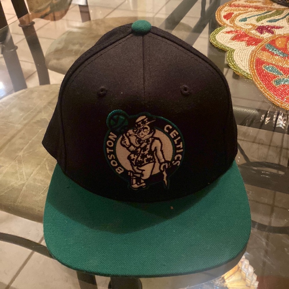 Men’s Mitchell & Ness Celtics Hat